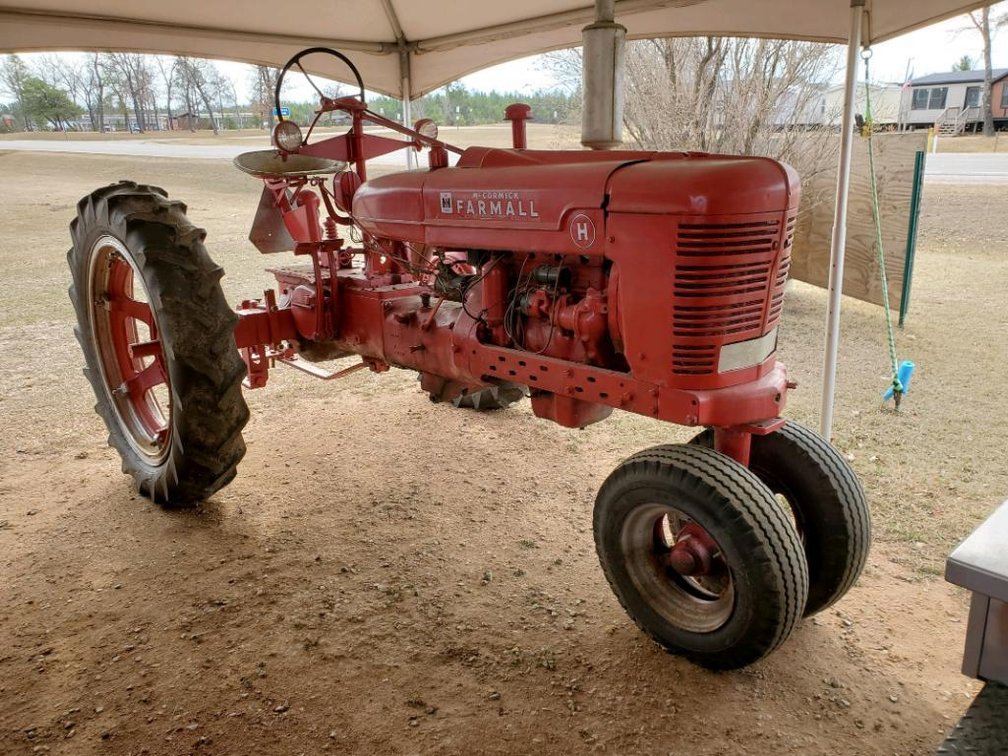 1940 Farmall H (Friendship, WI)