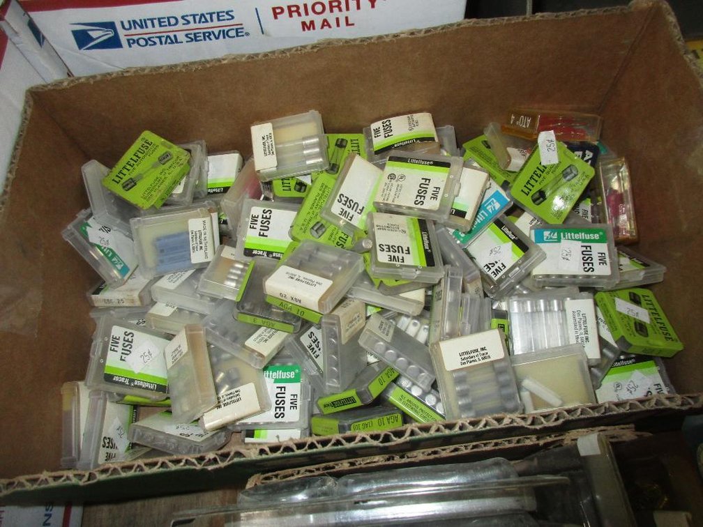 Large amount - Little Fuse Automotive Fuses  (CW)