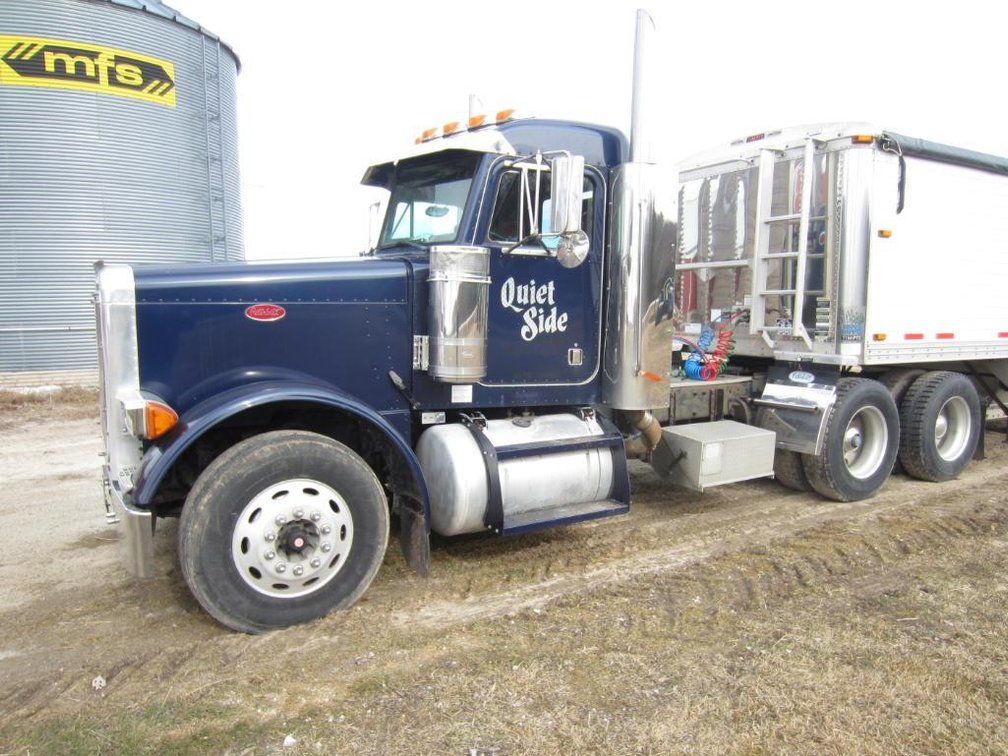 1999 Peterbilt Model 379 - VIN 1XP5DU9X8XN95867