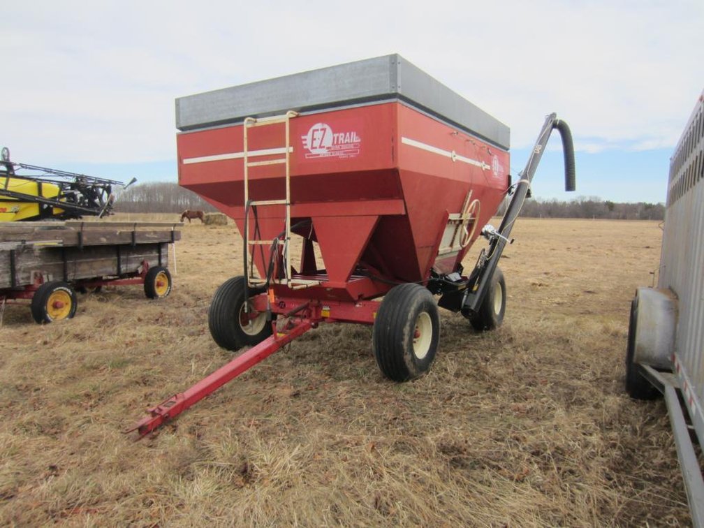 EZ Trail Model 3400 Gravity Box
