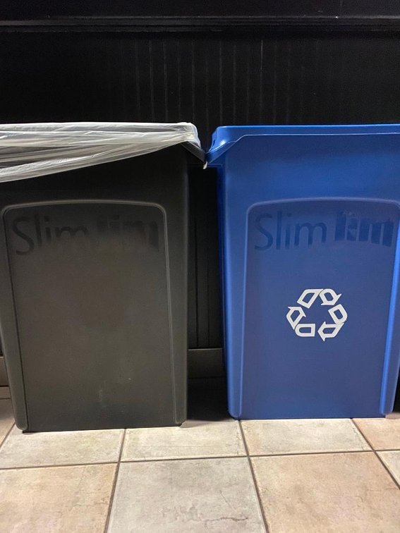 Rubbermaid Slim Jim 23 Gallon Trash Can With Bonus Recyling Bin