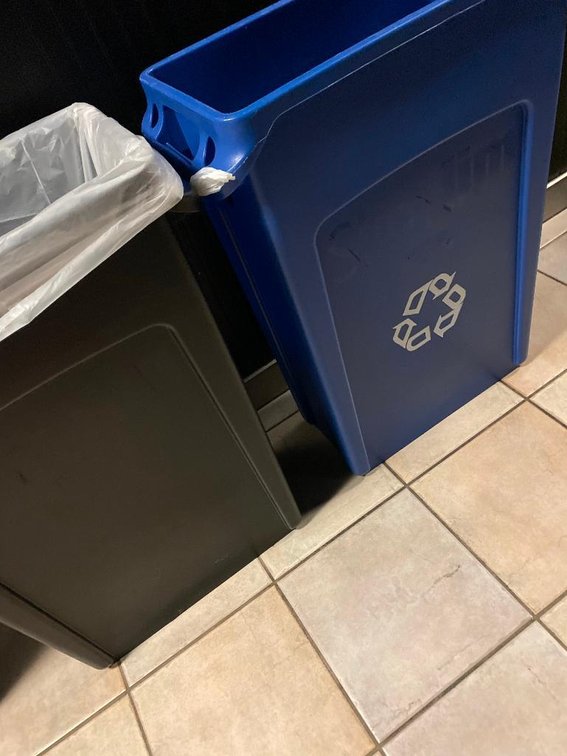 Rubbermaid Slim Jim 23 Gallon Trash Can With Bonus Recyling Bin