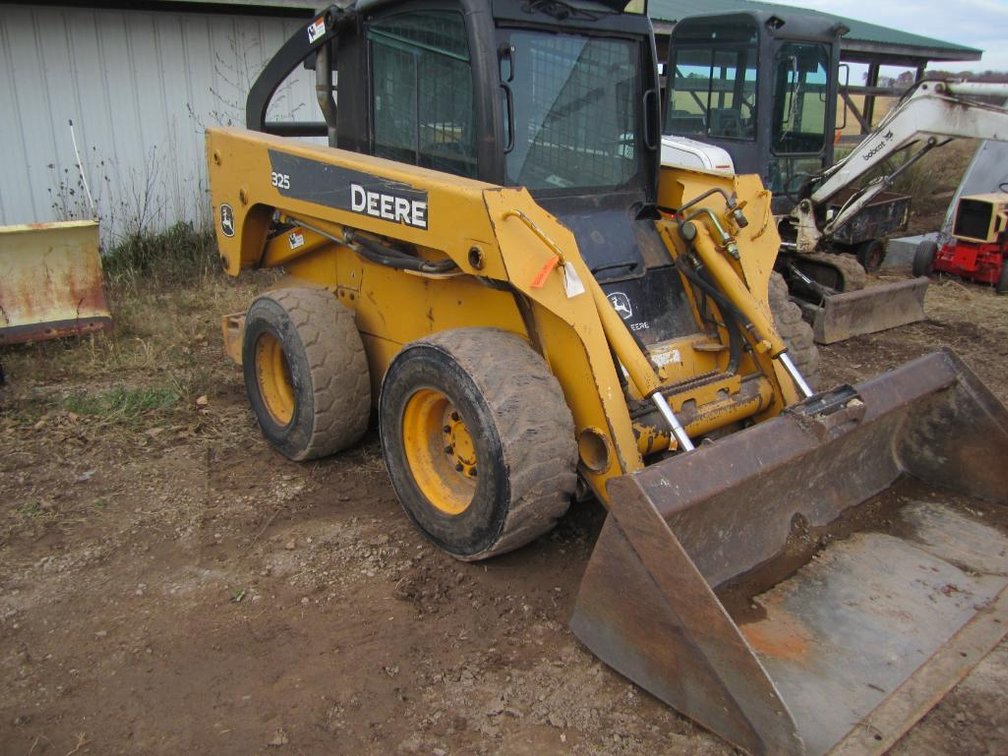 2006 John Deere 325 Skid Loader (OF)