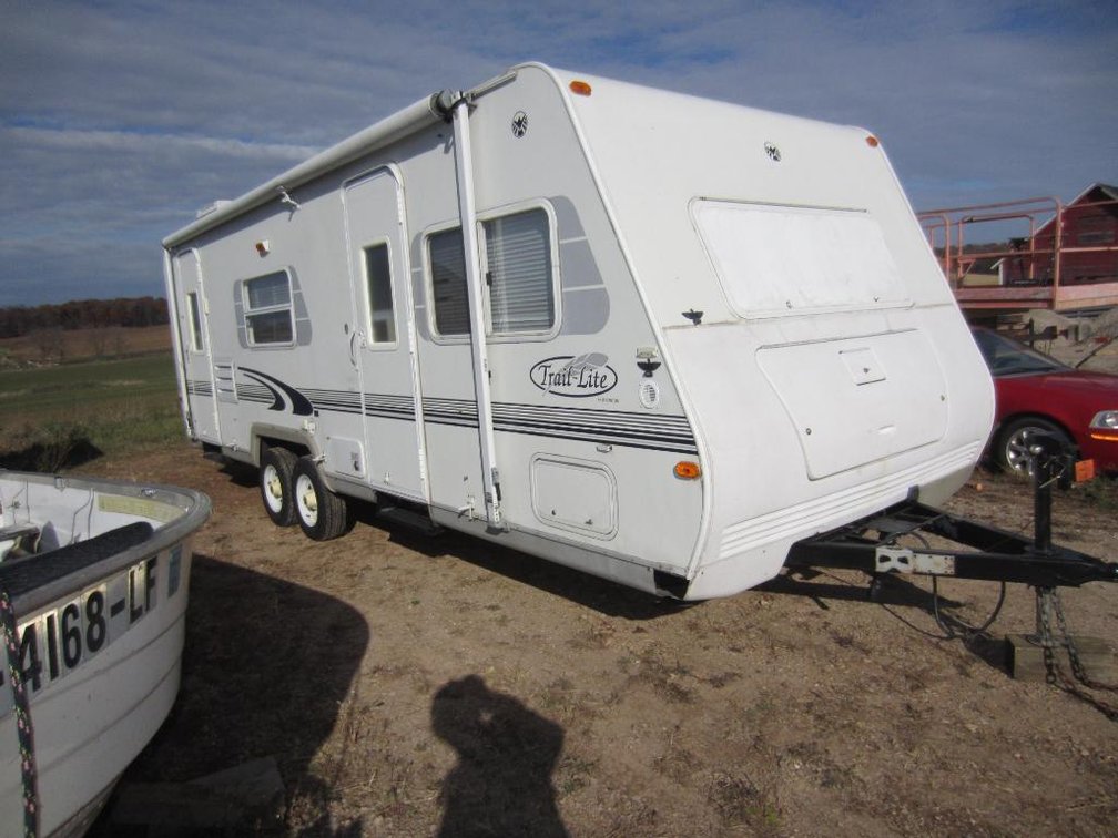 2002 Trail Lite Camper (Vin: 4WY200M2621078158)(Has Title)(OB)