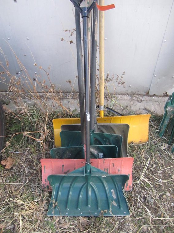(6) Snow Shovels (O)