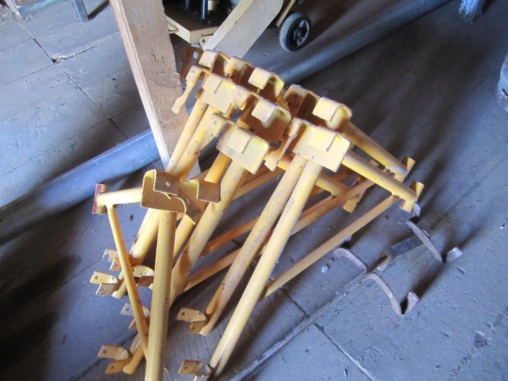 (4) Personnel Scaffolding  Brackets (S2)