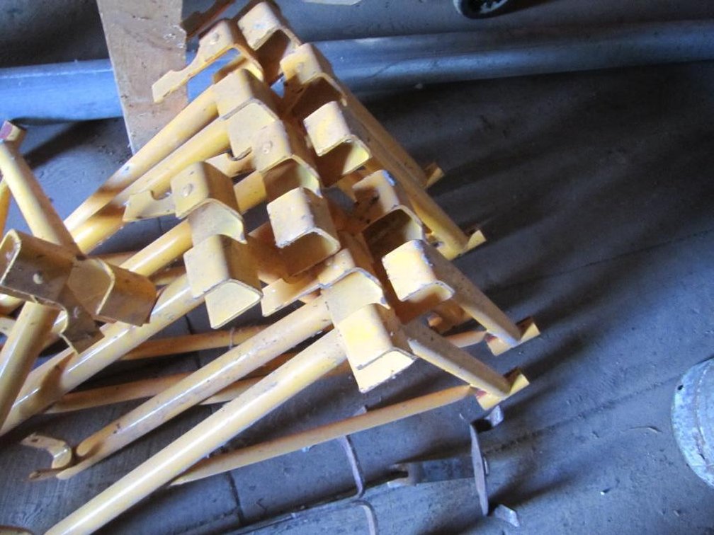 Hanging Ladder Jack (S2)