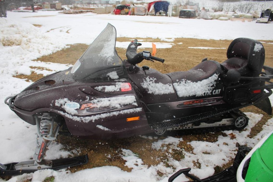 2002 ARCTIC CAT PANTERA 600 TOURING SNOWMOBILE