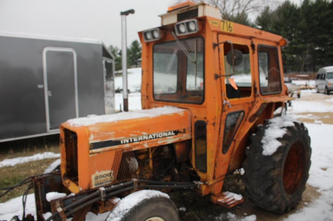 INTERNATIONAL 2500 SERIES B DIESEL TRACTOR WITH 6 FT HYDRAULIC SWEEPER