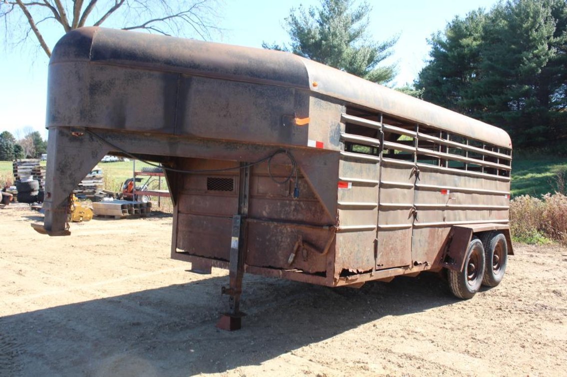 1988 TRIGGS MEYER INC. 16 FT LIVESTOCK TANDEM AXLE TRAILER