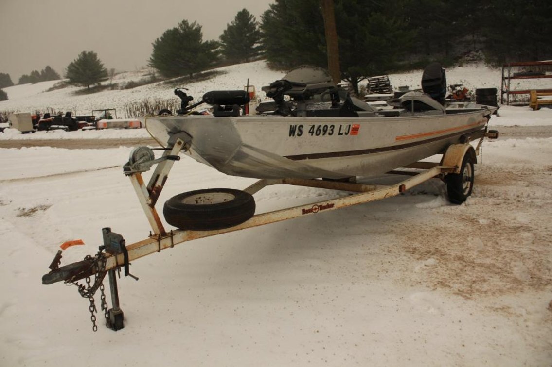 1979 BASS TRACKER 16 FT ALUMINUM BOAT WITH 40 HP MERCURY AND TROLLING MOTOR