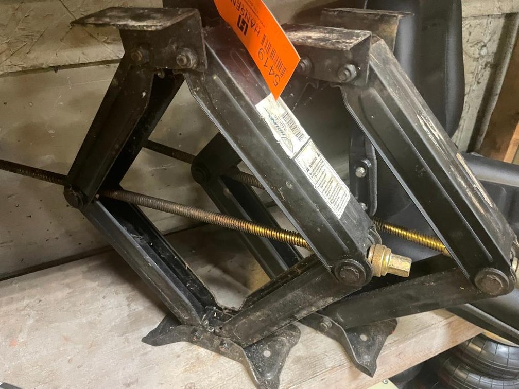 (2) Scissor Jacks for Camper or Mobile Home (PRLD)