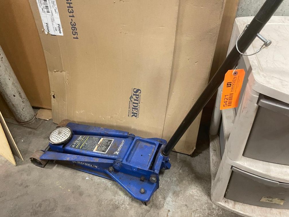 Michelin 7000 lb. Rolling Hydraulic Jack (F)