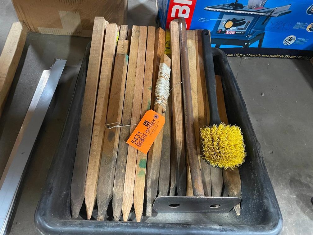 Plastic Tote with Wooden Concrete Form Stakes (PR10)