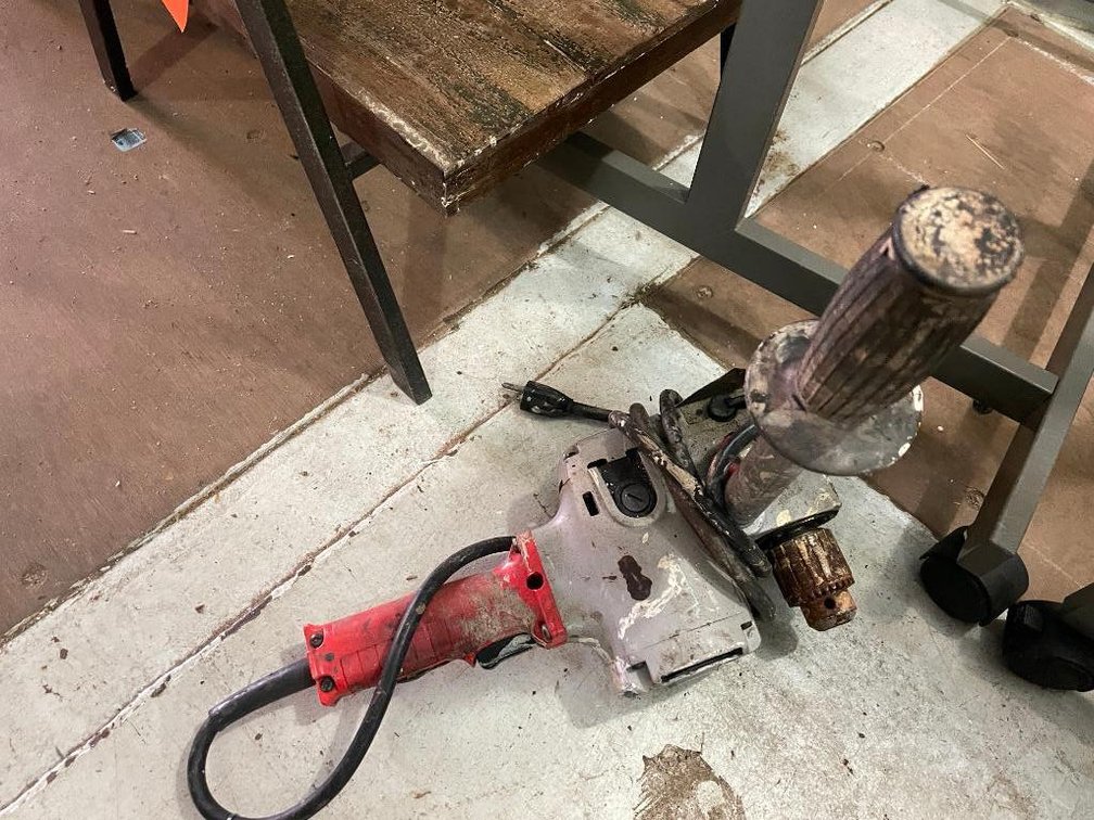 Milwaukee 1-1/2" Hole Hog Drill (C2)