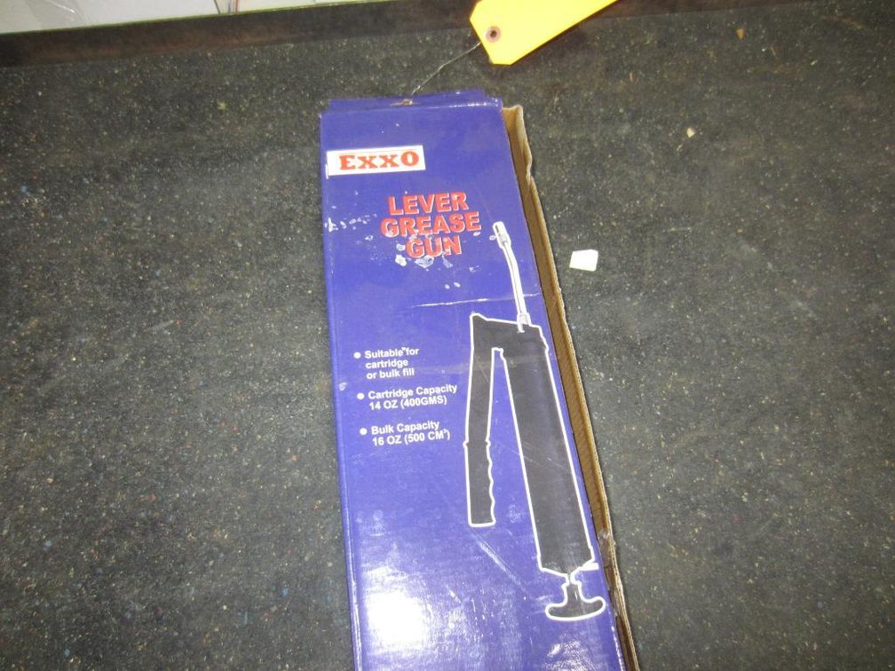 (1) New Exxo Lever Grease Gun (CW)