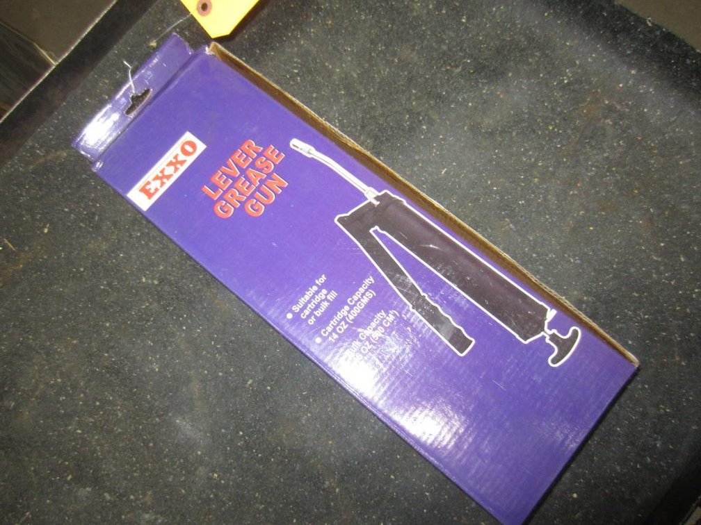 (1) New Exxo Lever Grease Gun (CW)