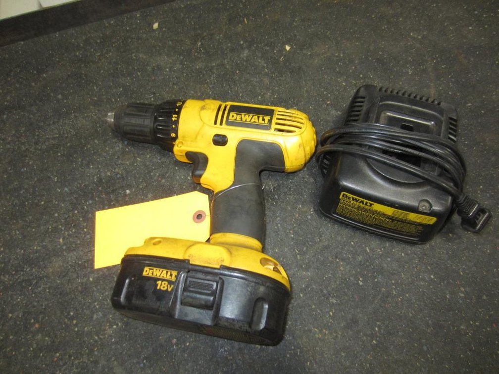 18V DeWalt Drill, Battery, Charger (CW)
