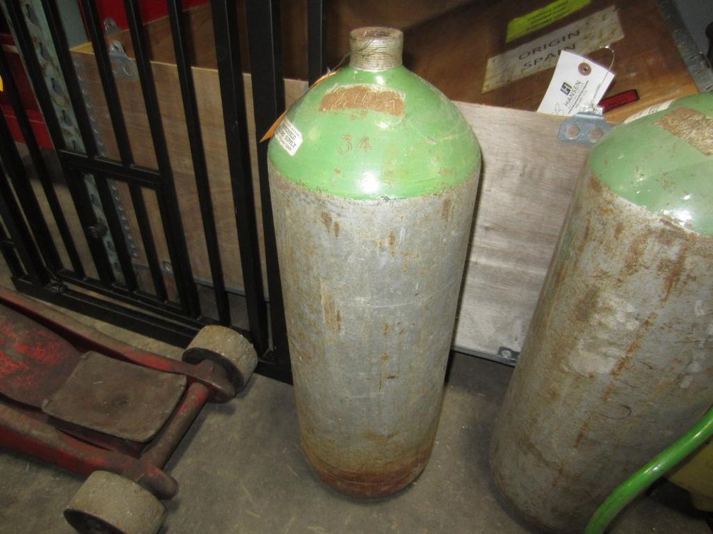 23" Tall Carbon Dioxide Tank (CW)