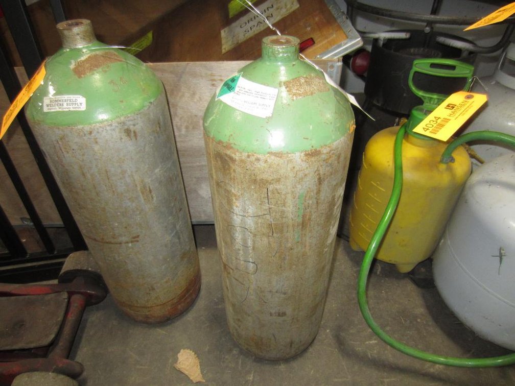 23" Tall Carbon Dioxide Tank (CW)