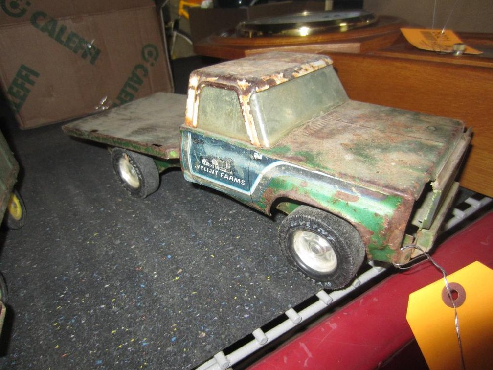 Toy (T16)
