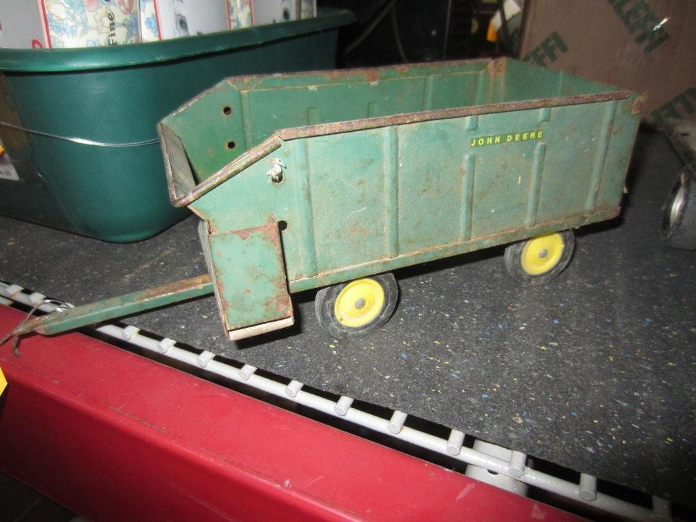 Toy (T16)