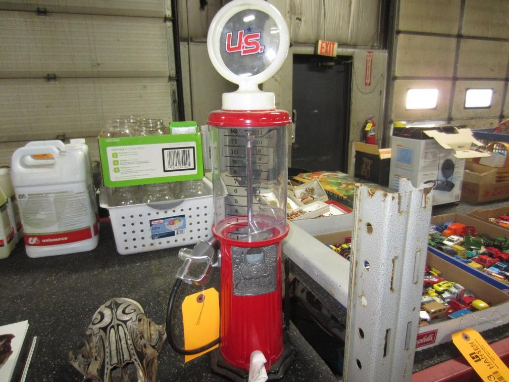 Gas Pump Gumball Machine (T16)