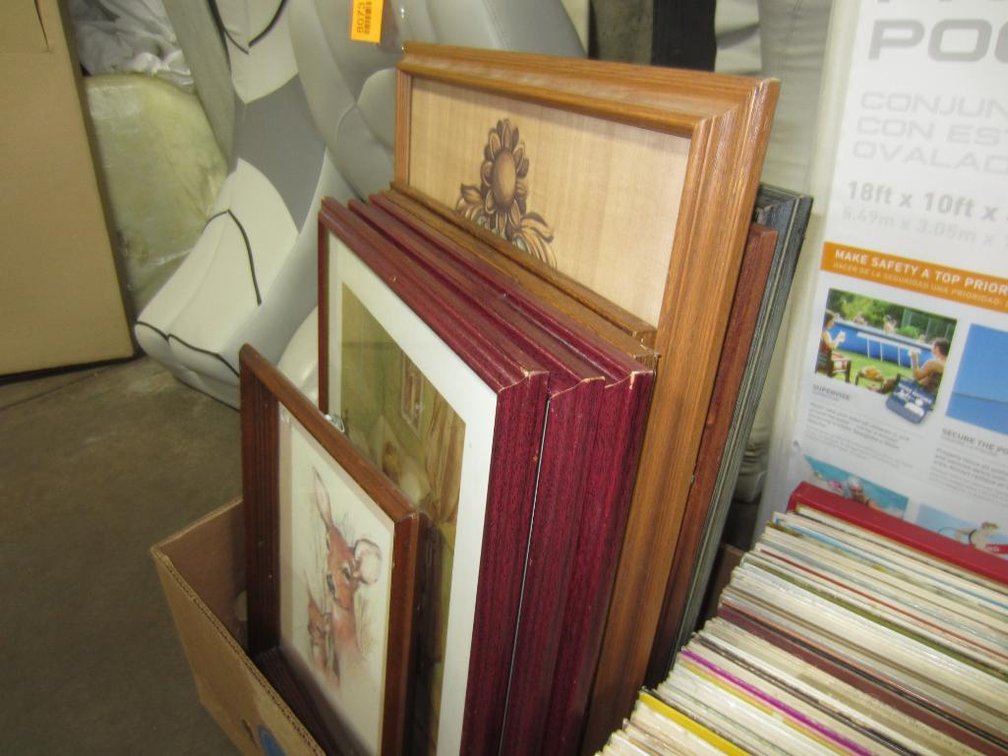 (9) Picture Frames (T16)