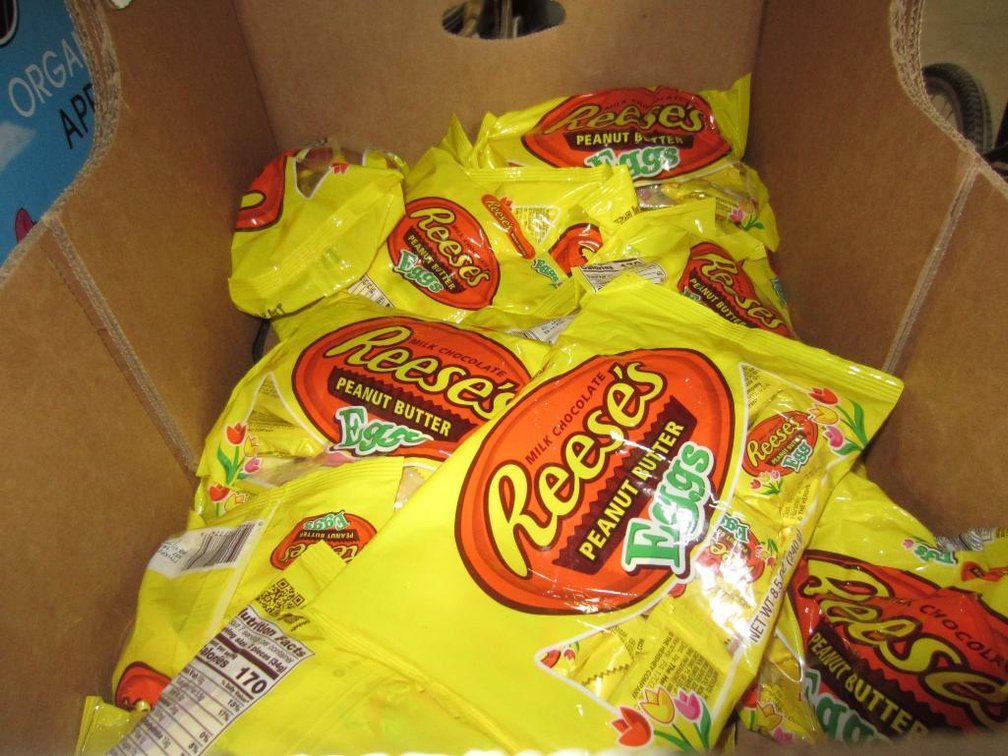 Big Bags of Reese's Peanut Butter Eggs (T15)