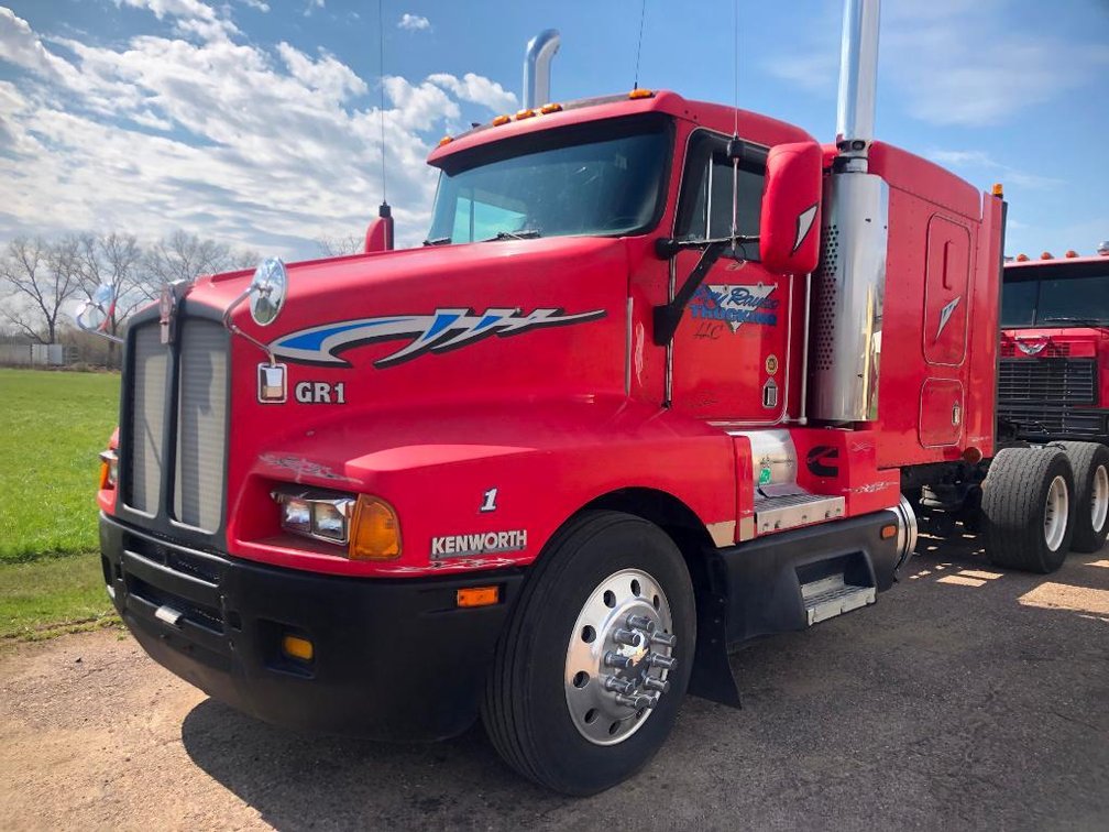 1993 Kenworth Semi Tractor, VIN: 1XKAD69X0PJ593282
