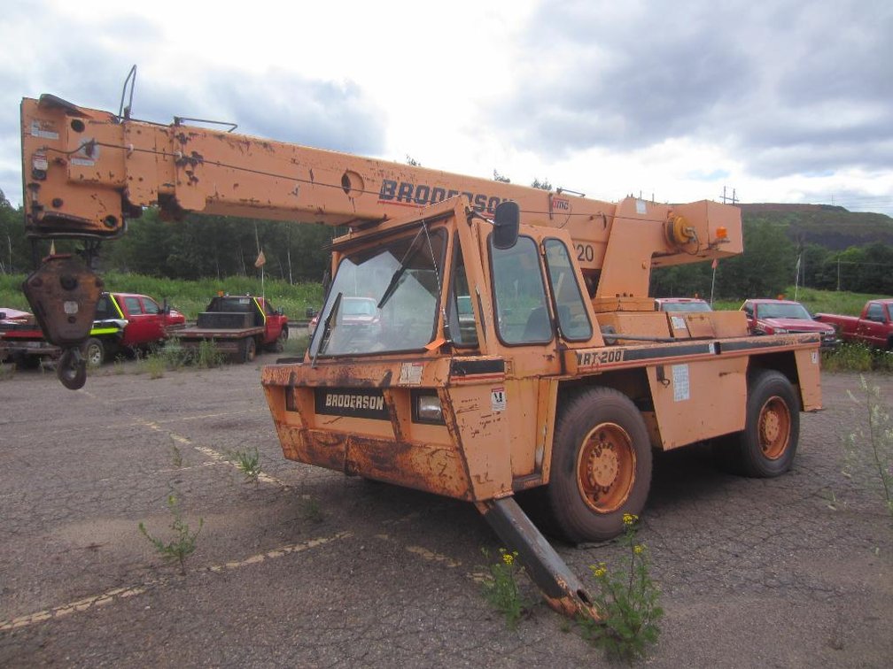 Broderson RT200 2A Crane-Runs and Drives-
