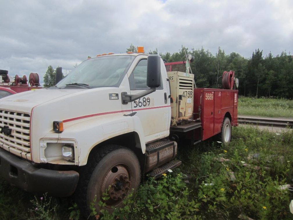 2007 GM C6500 Gas Service Truck VIN 1GBJ6C1G86F408188- Not running