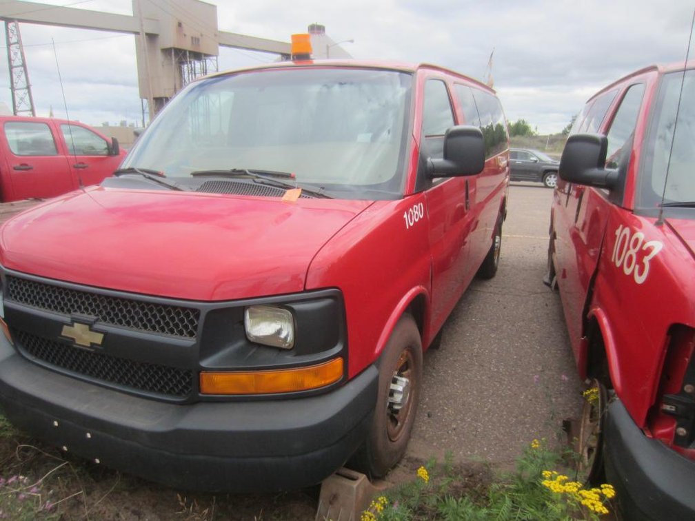 2011 GM 12 Passenger Van, CNG,  VIN 1GAZGXFG1B1156909-Runs, Drives, Low Oil Pressure