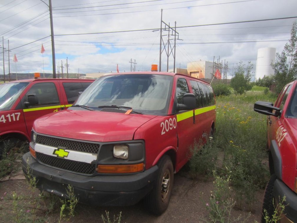 2012 GM 12 Passenger Van , Gas, Runs, Drives, Engine Bad, VIN 1GAZGXFG8C1127666
