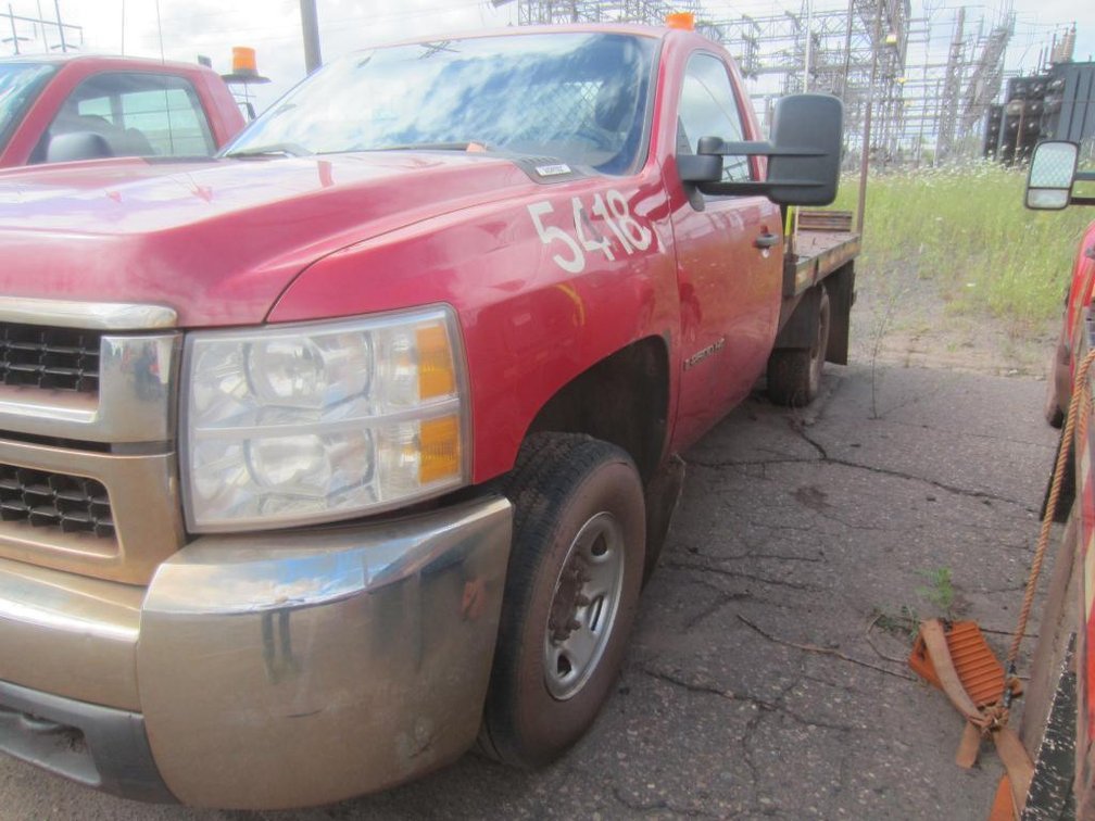 2009 GM 3500HD 2x4 Reg Cab Gas Truck, VIN 1GBHC44K19F135841-Runs, Drives, Engine Knocks