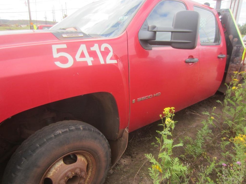 2009 GM 3500HD, 2x4, Crew Cab, Gas, VIN 1GBJO73K79F118918- Runs- Needs Work