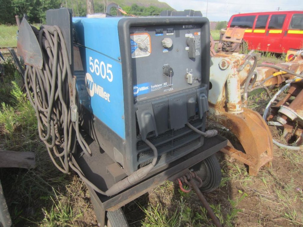 Miller LP Trailblazer 302 Welder Generator w/Cables and Cart-Needs Work