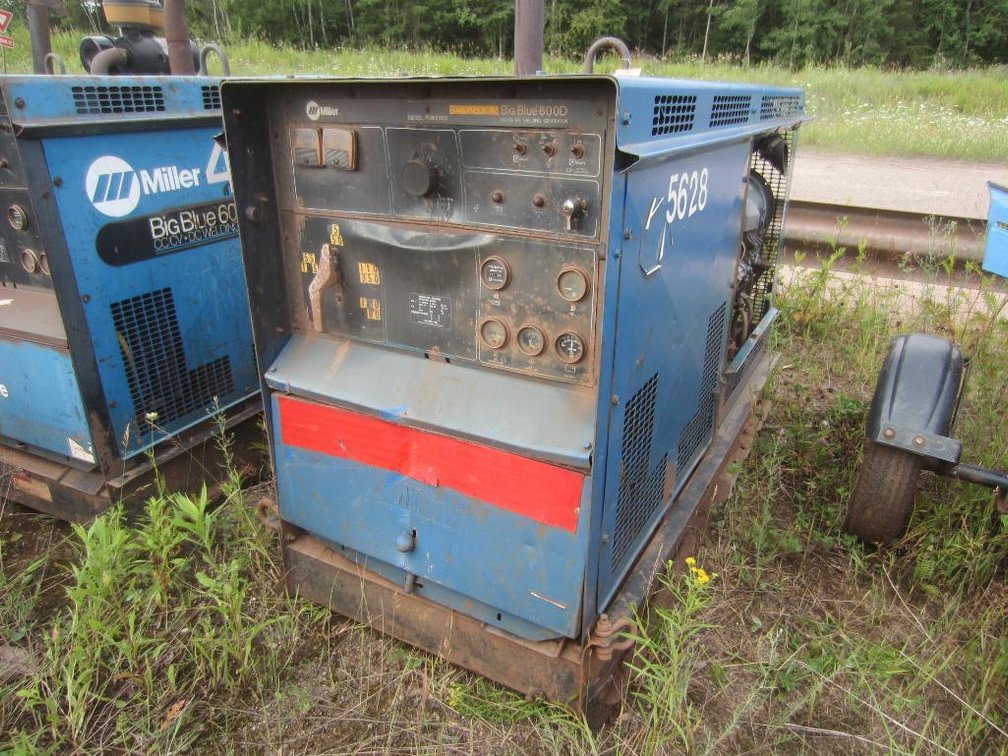 Miller Diesel Powered Big Blue 600D Welding Generator- Needs Work