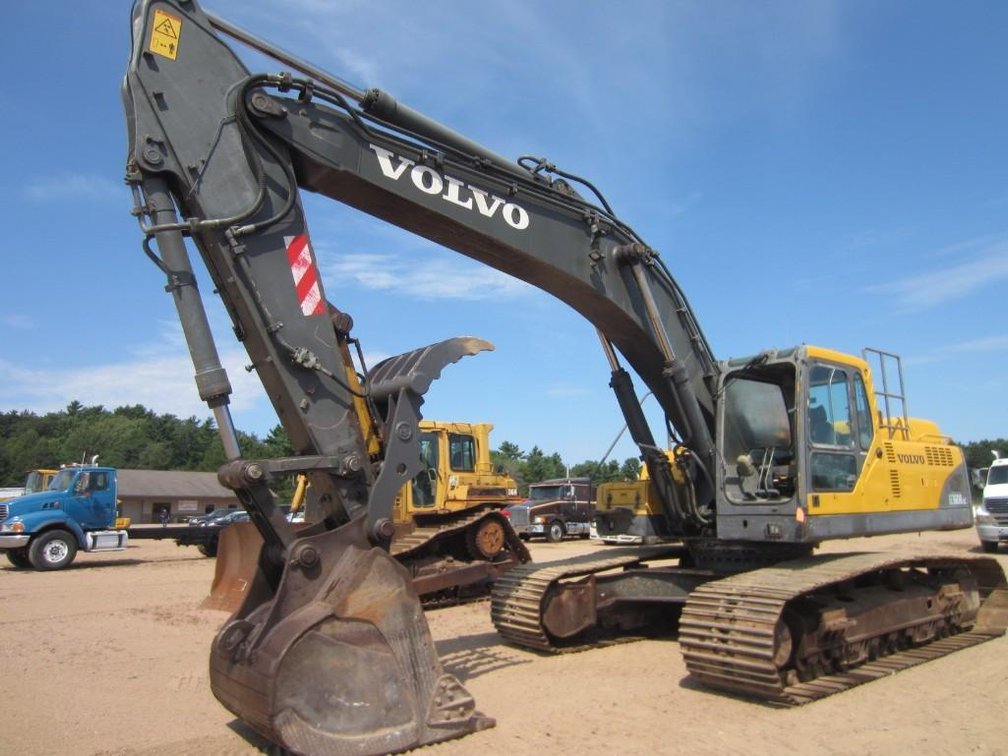 Volvo EC360BLC Excavator on 36" Tracks with 52" Bucket wIth Thumb, PIN:EC360BLCV10165 (Mosinee, WI)