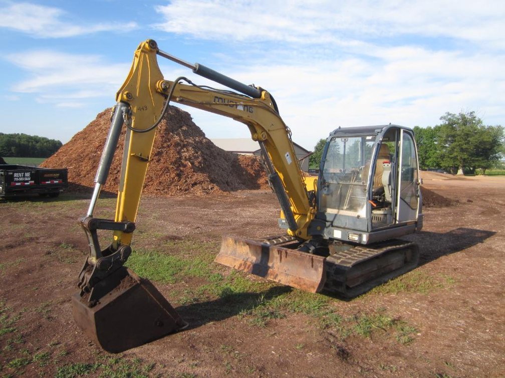 Mustang ME 6002 Mini Excavator, Hours read: 3592, 6' Blade, Pin: AB01902 (Unity, WI)