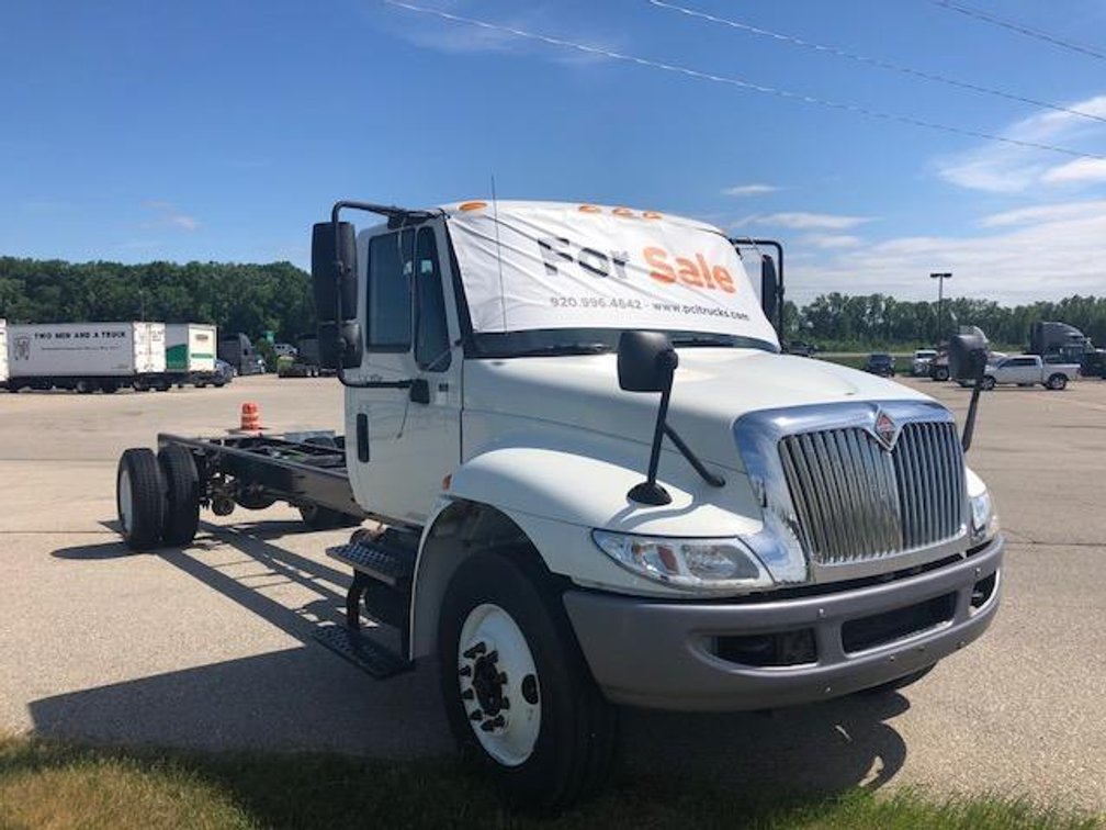 2012 International 4300, MFDT 230 HP, Allison 2500 RDS Automatic with PTO Gear, 25999 GVW (under cdl)10,000 lb Front Axle, 19,000 lb Rear Axle, Spring Suspension, Air Brake 189,955 Miles, 272” Wheelbase (Appleton, WI)