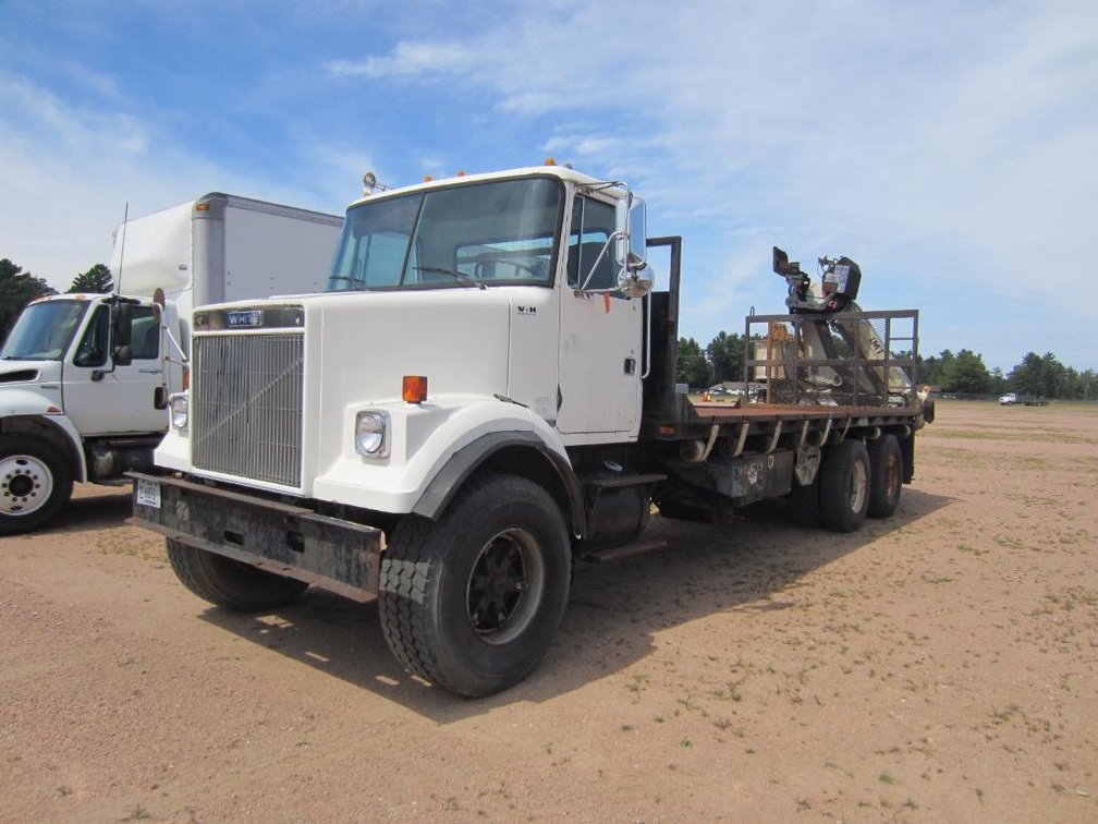 1987 Volvo White, Tandem Axle, Crane Truck, VIN: 1WXACCBD5HN113773 (Nitke Yard- Mosinee, WI)