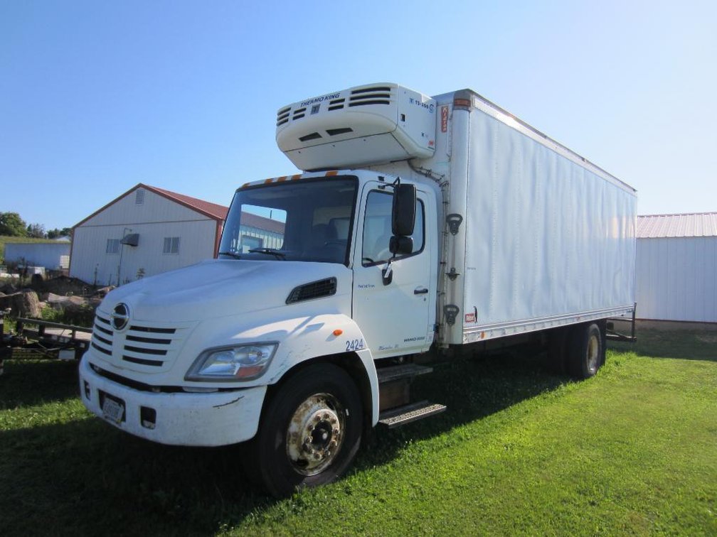 2006 Hino 268 - VIN 5PVNF8JT262S50514 (Shiocton, WI)