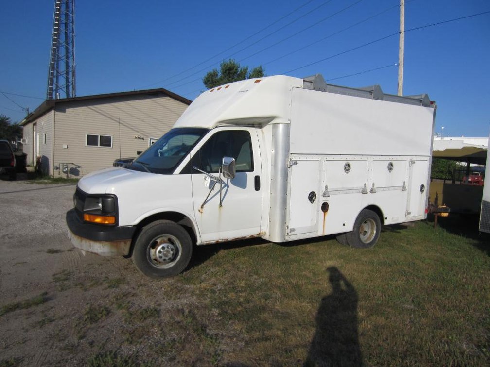 2004 Chevrolet Truck with Utilimaster Body - VIN 1GBJG31U741219187 (Kaukauna, WI)