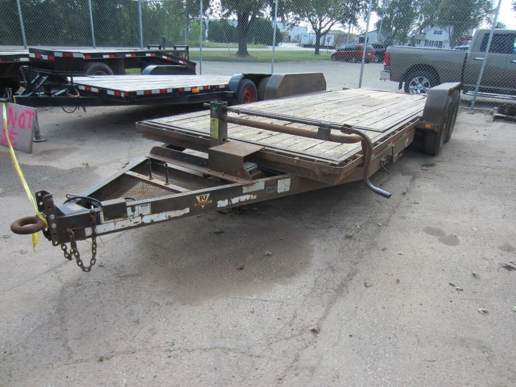 2004 PJ Tilt Trailer - VIN 4P5CH202941056687 (Kaukauna, WI)