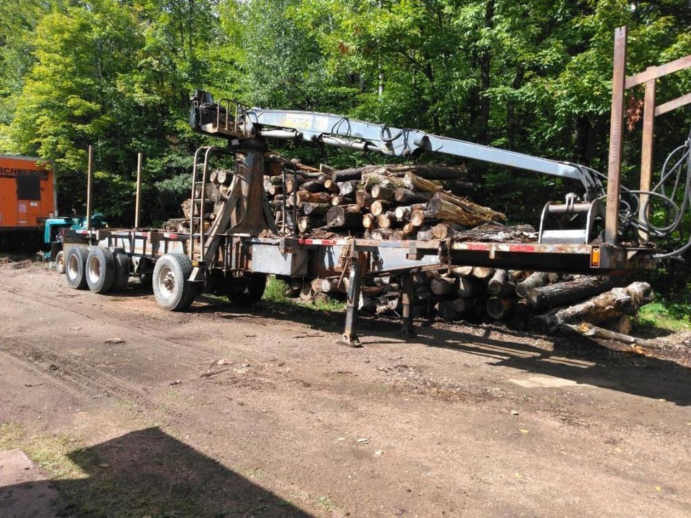 Rosa Center Mount Log Loader Trailer with Serco 7000lb Loader, (Merrill, WI)