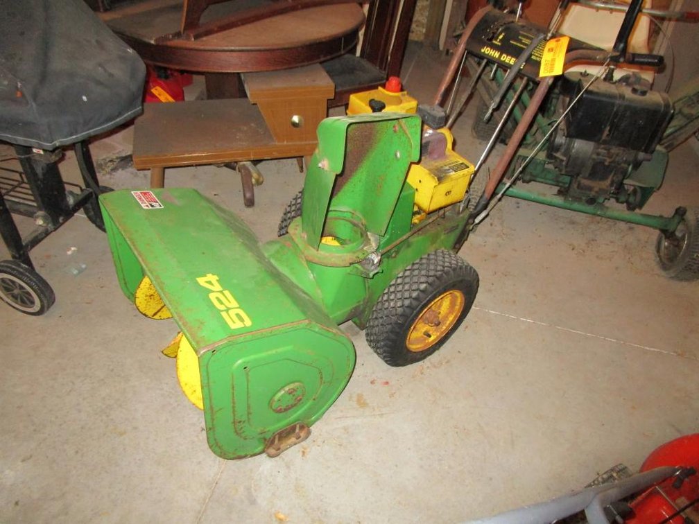 John Deere 524 Snowblower