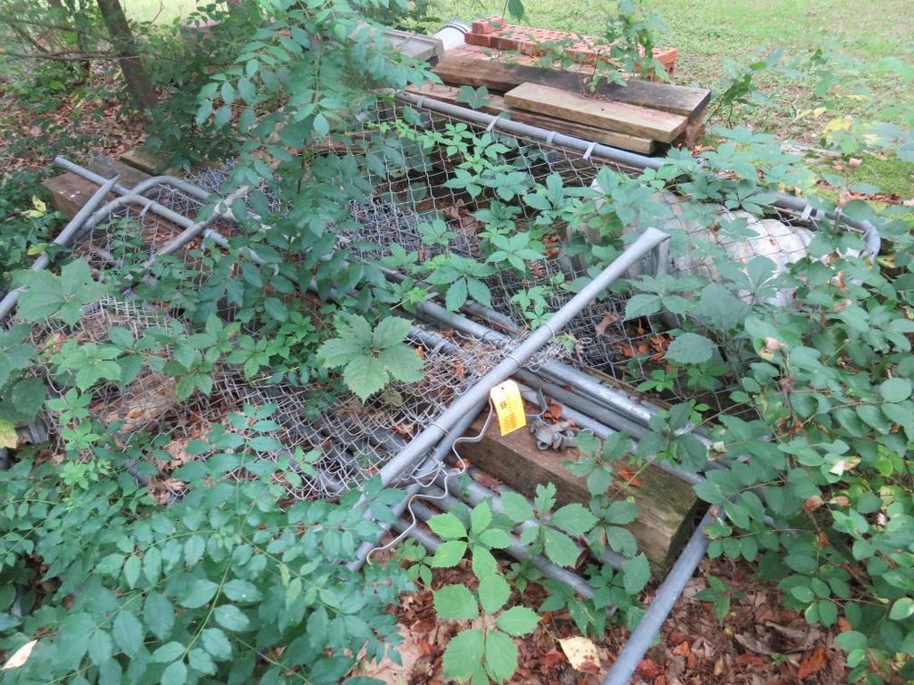 Chain Link Dog Kennel - Paving Blocks - Various Types Lengths Lumber