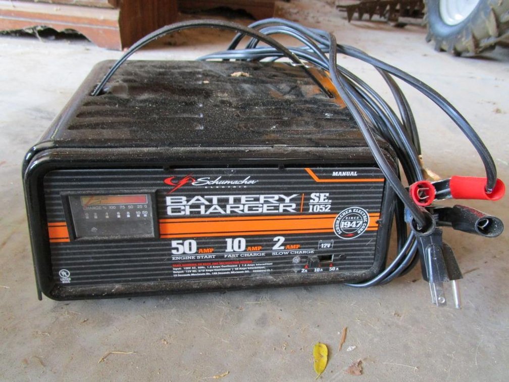 Schumacher Three-Range 12V Battery Charger