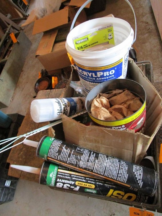 Tote With Various Fasteners
